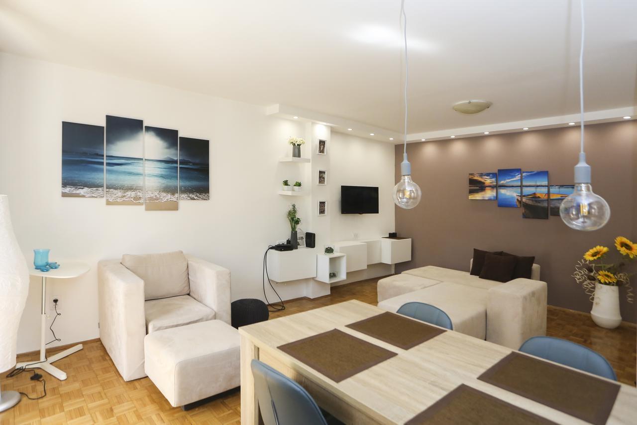 Modern Apartment With Free Parking ノヴィ・サド エクステリア 写真