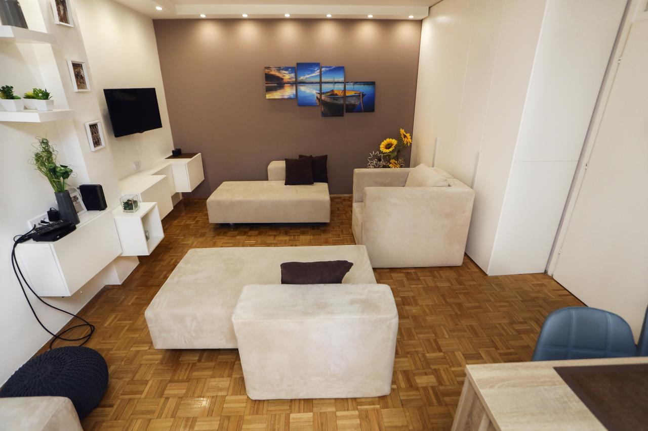 Modern Apartment With Free Parking ノヴィ・サド エクステリア 写真