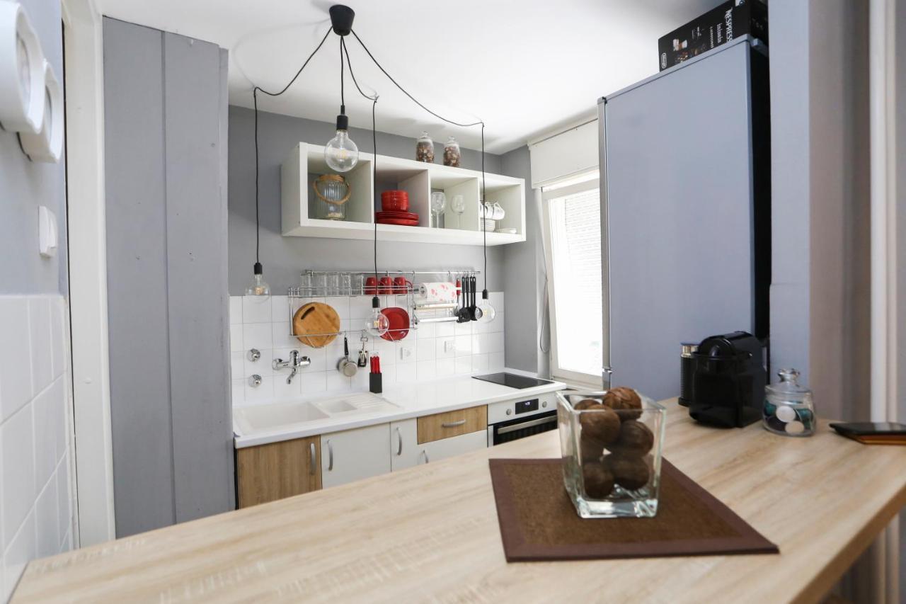 Modern Apartment With Free Parking ノヴィ・サド エクステリア 写真