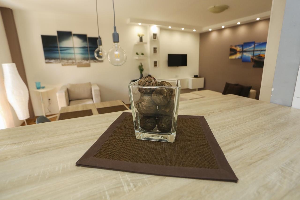 Modern Apartment With Free Parking ノヴィ・サド エクステリア 写真